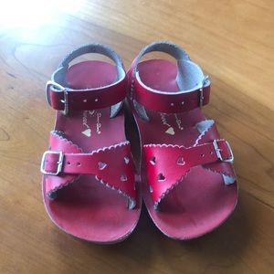 Saltwater sweetheart sandals
